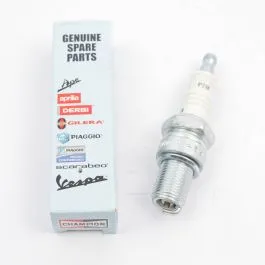 Candela di accensione P2M Champion B9ES Free Liberty Sfera Vespa Typhoon 438065