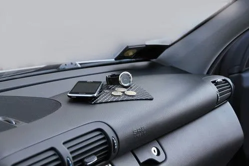 VIP STYLE TAPPETINO ANTISCIVOLO CRUSCOTTO AUTO - 12X15 CM PER CELLULARE LAMPA